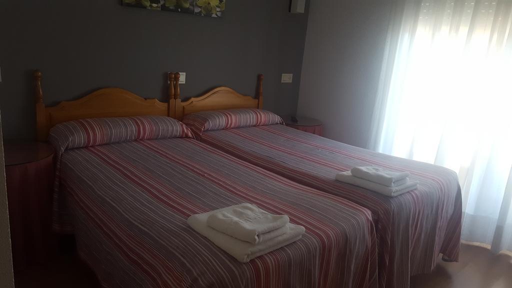 Hostal La Tablada Navaleno Esterno foto